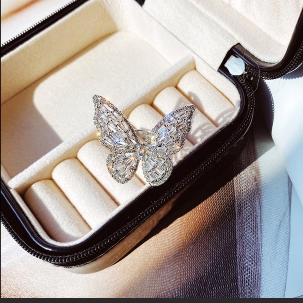 Butterfly Ring - Picture 4 of 5